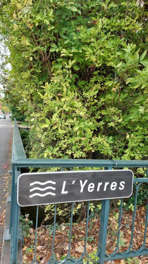 Chalet Fleuve Avec Parking-Barbecue Yerres Exterior foto