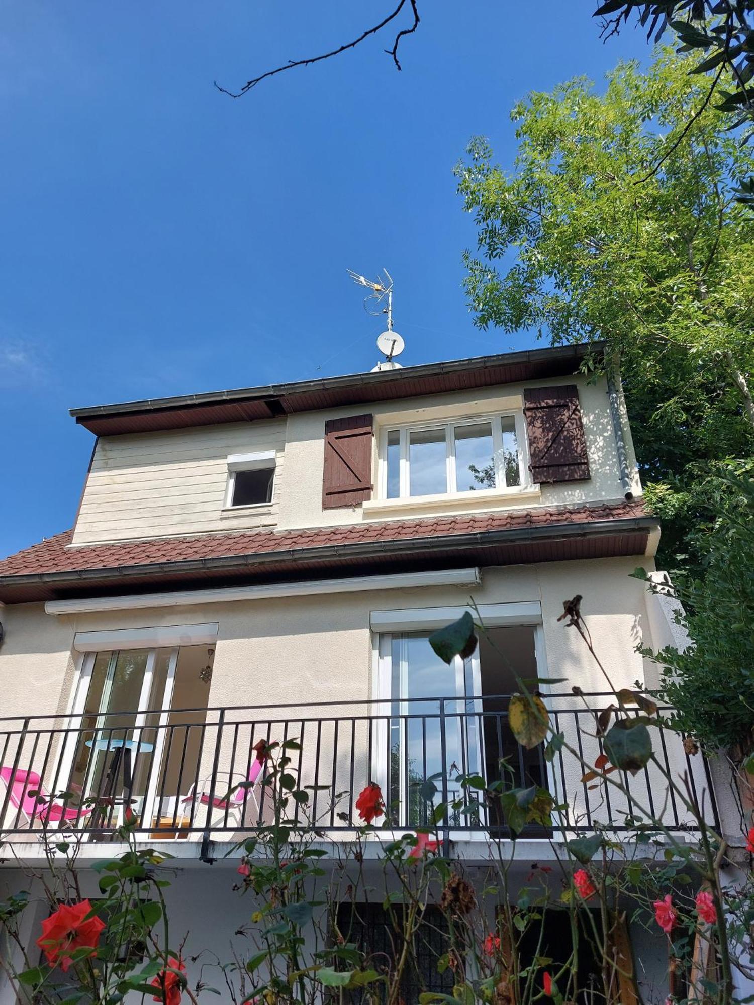 Chalet Fleuve Avec Parking-Barbecue Yerres Exterior foto
